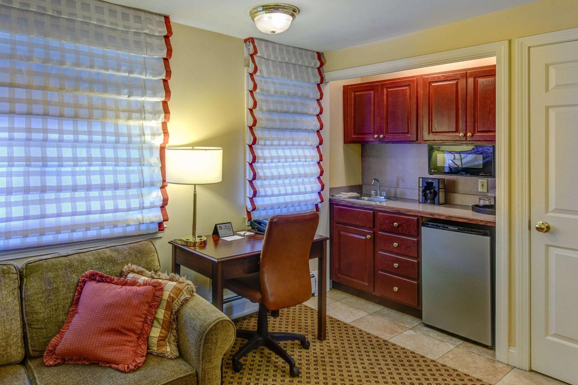 Port Inn And Suites Portsmouth, Ascend Hotel Collection Buitenkant foto