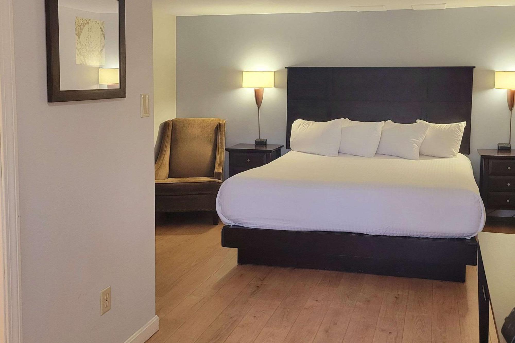 Port Inn And Suites Portsmouth, Ascend Hotel Collection Buitenkant foto